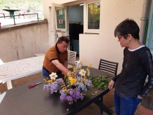 Didier et Patricia s'initient à l'ikebana