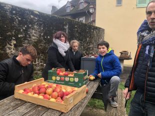 Opération "des Arbres pour Chez Nous" à la MECS de Poligny