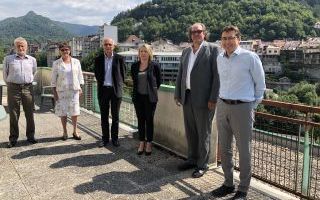 Virginie Martinez, sous-préfète de l’arrondissement de Saint-Claude en visite à l’ESAT Prestige Jura